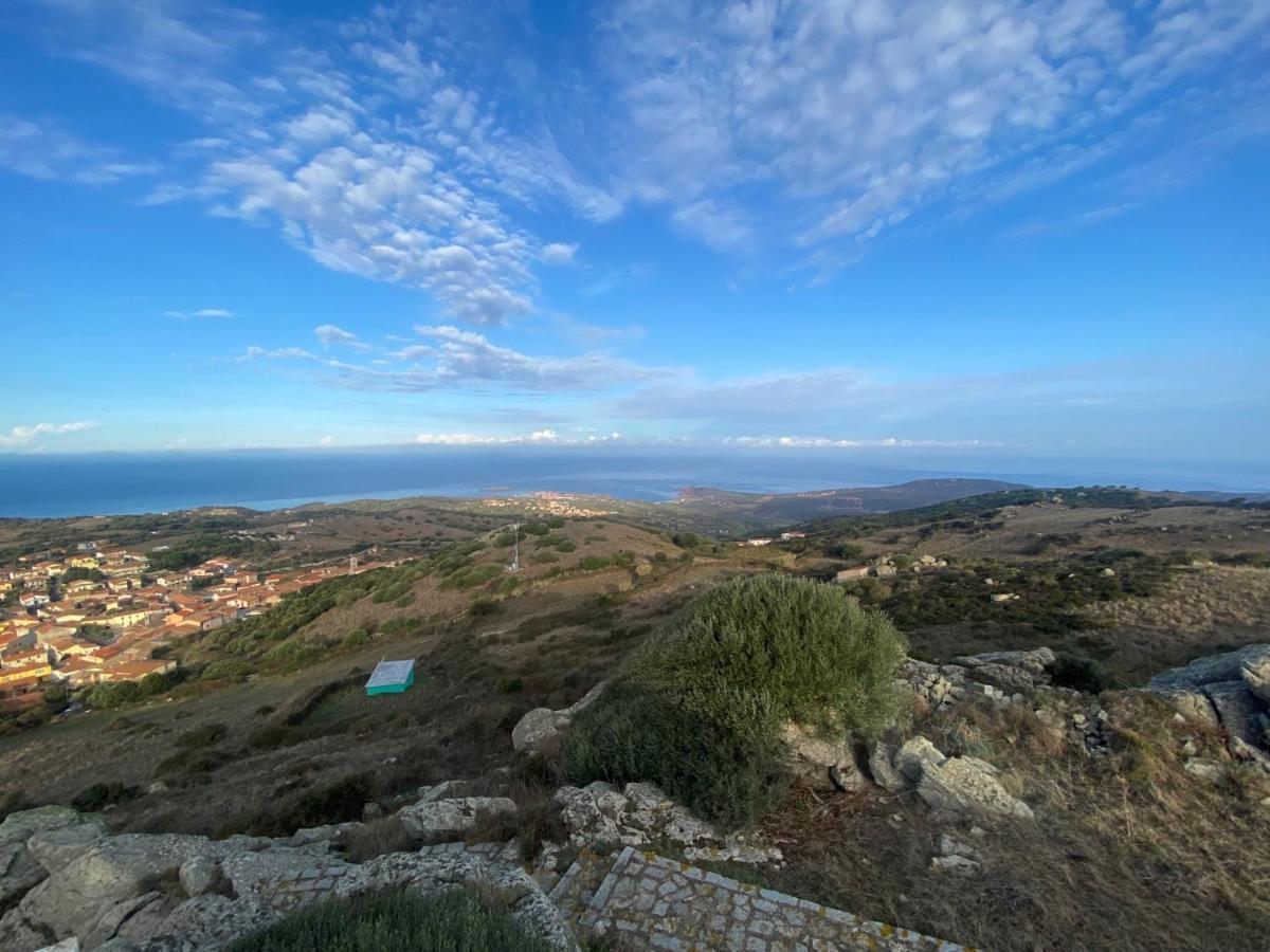 Sardegna Appartamenti, Via Sedini Trinità dʼAgultu Exteriör bild